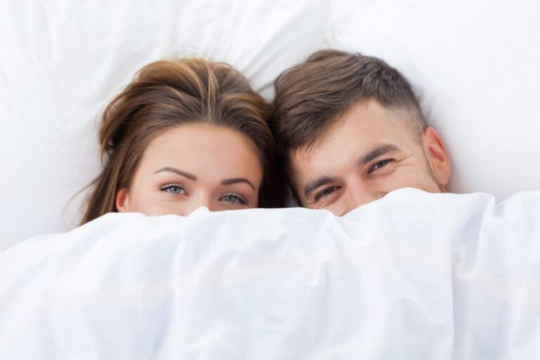 Что такое FWB? Выгодна ли  «дружба с выгодами»?