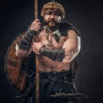 "Викинг" и "варяг" - это два термина, которые обычно относят к представителям народов Скандинавии в средние века.