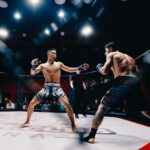Бои без правил - это спортивные состязания, в которых участвуют представители различных боевых искусств, таких как панкратион, бокс, джиу-джитсу, шутрестлинг, валетудо и другие. Участники сражаются в одной весовой категории и используют различные техники и стратегии.